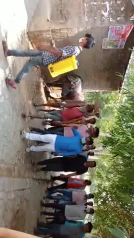 #बाराबंकी जनपद की #nurapur ग्राम पंचायत की नवनिर्वाचित महिला ग्राम प्रधान ने ग्राम पंचायत में कराया #सैनिटाइजर #फ़ॉलो me
