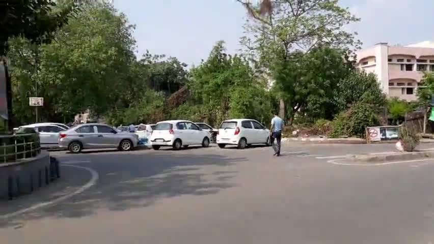 रोहतक: लॉक डाउन के चलते रोहतक कोर्ट व उपायुक्त कार्यालय हुए सुनसान जरूरी काम वाले ही जाए #रोहतक#जिलामुख्यालय#जिलाकोर्ट #lockdow