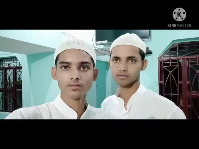#ईद_आई तुम न आए क्या #मज़ा है ईद का
#ईद ही तो नाम है इक दूसरे की #दीद का 
#EID_MUBARAK 😊😊