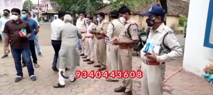 कोरोना वारियर्स का जैन समाज ने किया सम्मान
●मरीजो और जरूरत मंदो को भोजन और राशन किट का वितरण रहेगा जारी
#coronawarrios