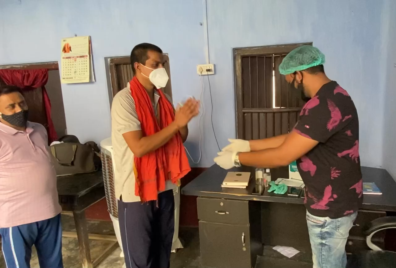 जन अधिकार पार्टी के प्रदेश महासचिव सह प्रदेश प्रवक्ता शहान परवेज़ के द्वारा इस्लामपुर नालंदा में मास्क बंटा कर covid के प्रति लोगों को जागरुक किया गया। 
#pappu_yadav