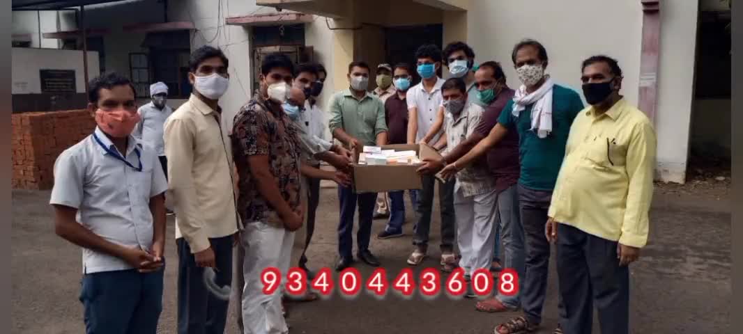 दवा बिक्रेता संघ ने किया दवाओं का  दान
● एसडीएम को सौपी जीवन रक्षक दवाएं
#coronawarriors