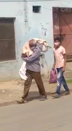 भारत: आत्मनिर्भर भारत की दर्दनाक तस्वीर
#covid19india #indiafightcorona #vaccination