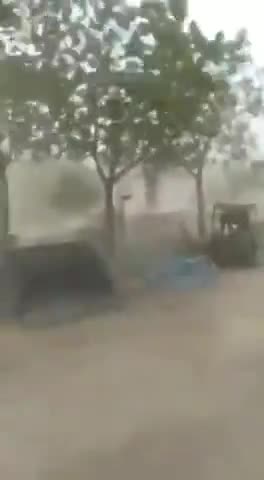 देखिए अभी तूफान ने गुजरात में प्रवेश किया है बहुत खतरनाक तूफान #barmer_news