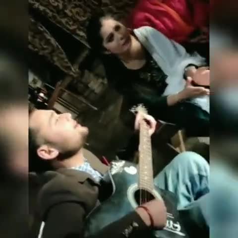 बिहार : live performance के माध्यम से लोगों का मनोरंजन करते हुए गायक आदित्य मधुकर ।।
#adityamadhukar #nationalanchor