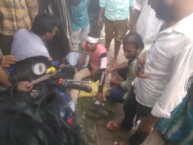 Bike accident at Thengapur chowk Jokihat Araria  19 May 2021 5:00 PM #Faiyaz