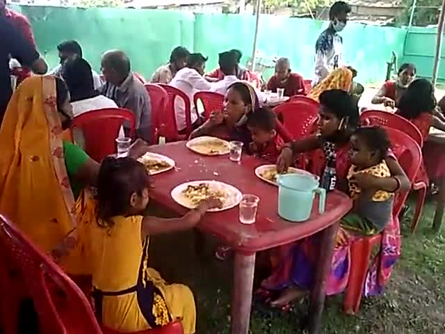फारबिसगंज:लालू रसोई का सुभारंभ कोरोना महामारी में गरीबो का मसीहा लालू जी की सिपाही मैदान में नीतीश कुमार हुवा फेल#नौशाद