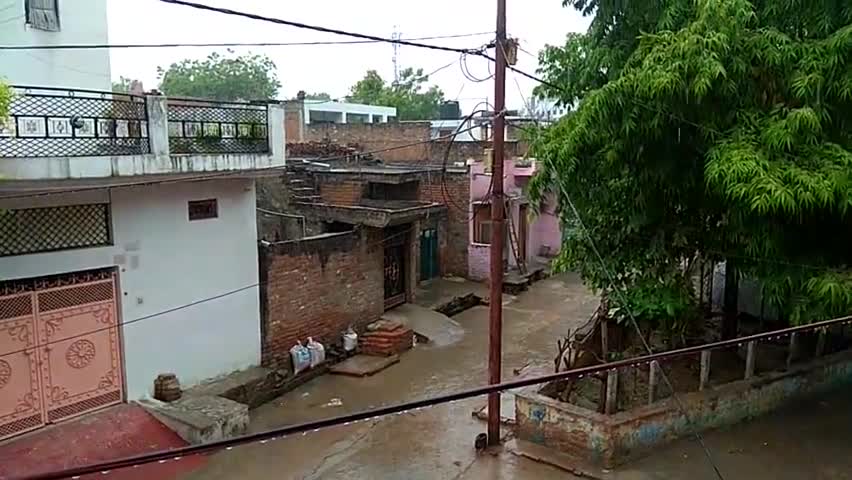 नगर में दिख रहा है ताऊ ते तूफान का असर,सुबह से ही रुक रुक कर हो रही रिमझिम बारिश से मौसम हुआ सुहाना।#ताऊ ते तूफान