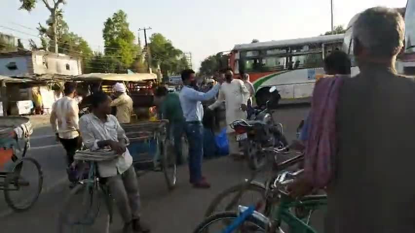 चांदपुरा चौराहा सहित अन्य चौराहों पर यातायात पुलिस ने चलाया चेकिंग अभियान, लोगों का किया चालान#bahraich#brh_news#news24
