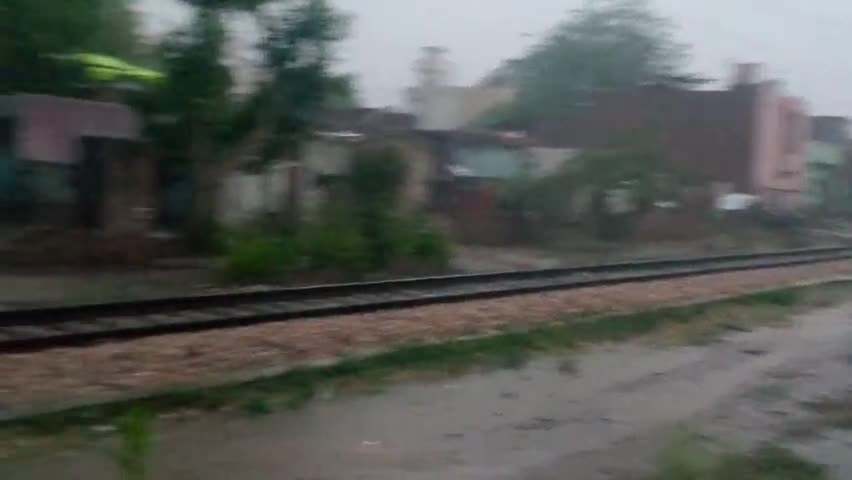 राया में 24 घंटे से लगातार रिमझिम बारिश और ऐसे आमजन को हो रही काफी परेशानी चक्रवर्ती ताऊते का दिख रहा #असर