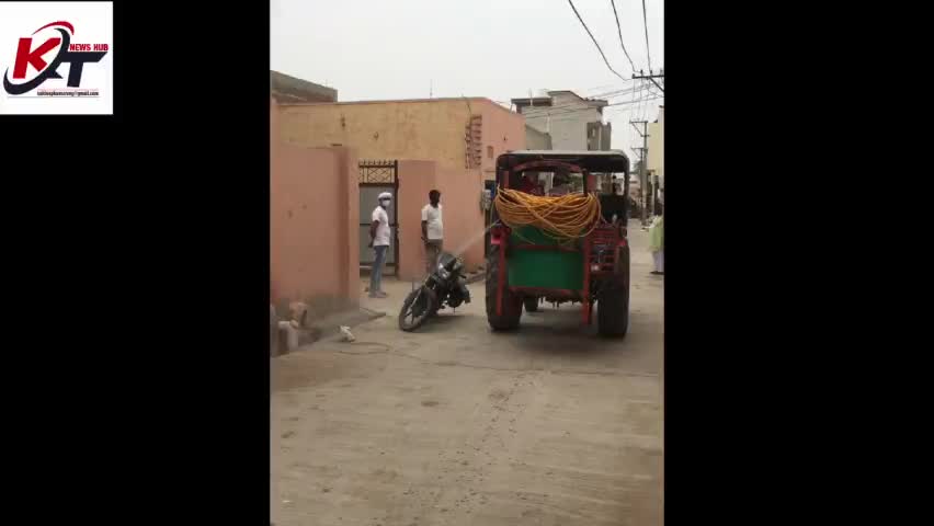 कोरोना गाइडलाइन के तहत क्षेत्र की विभिन्न जगहों पर किया सैनिटाइजर का छिड़काव
1300 रू जुर्माना भी वसूला गया
#सुभाष_राजपूत