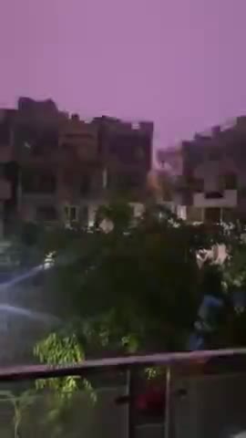 Heavy rainfall with thunderstorm in the mid-night in #Delhi_NCR 

#Delhi #DelhiRains