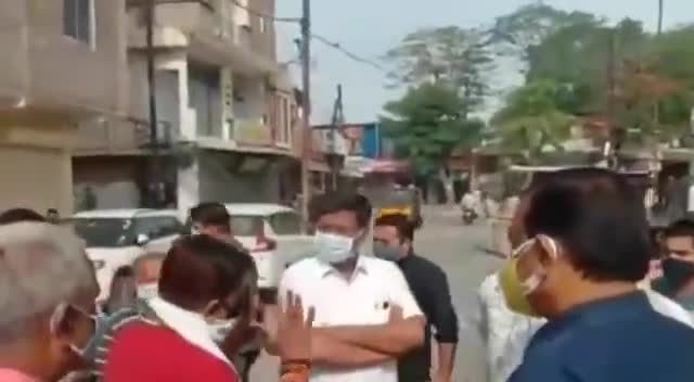 इंदौर: इन्दौर कलेक्टर का शहर में आज सुबह दौरा
1 जून से शहर को अनलॉक करने हेतु लिया जायजा
#indore #lockdown21 #dhar