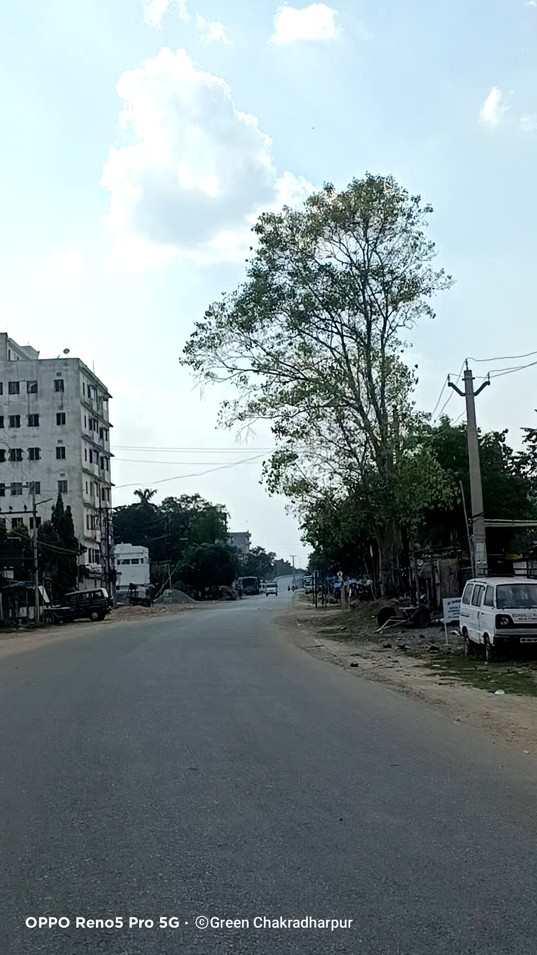 LOCKDOWN 2021 NH 75 kusum kunj More ka video
GREEN CHAKRADHARPUR VIDEO
#chakradharpur
#coronaupdates #corona_worriers