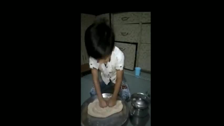 बून्दी तालेड़ा .. देखिए लॉक डाउन में बच्चे कैसे कर रहे अपनी मम्मी की हेल्प  वीडियो हुआ वायरल #कोरोना_वायरस #लॉक डाउन