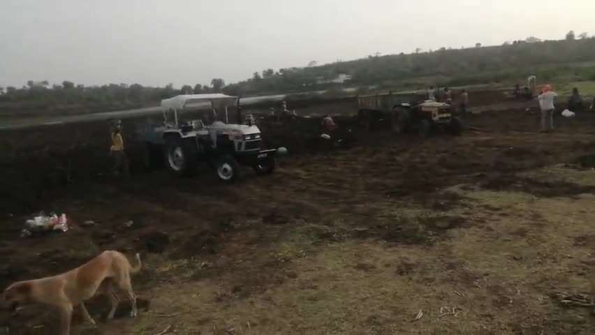 ग्राम पंचायत  ग्यारसपुर द्वारा मानसरोवर तालाब का किया जा रहा है गहरीकरण एवं  सफाई#gyaraspur #cleanvillage #Village
