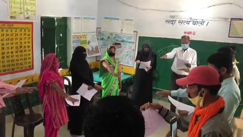 अफजलगढ़: #रसूलपुरआबाद नवनिर्वाचित सदस्यों एवं प्रधान ने ली पद की शपथ