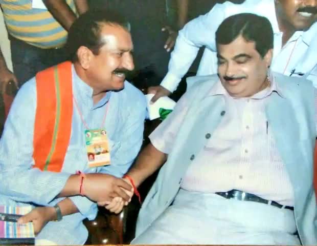 #भारत सरकार के भूतल एवं परिवहन मंत्री श्री #नितिन_गडकरी जी को जन्मदिन की हार्दिक बधाई।
