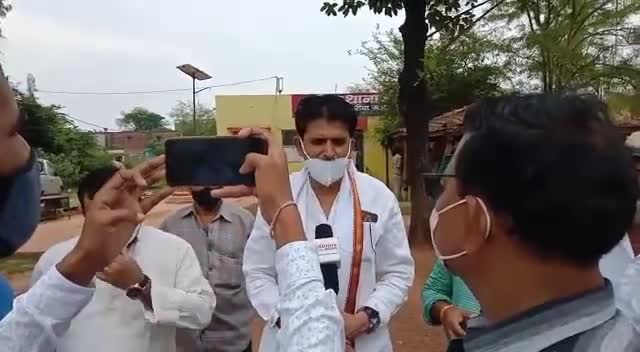 कल सीएम व स्वास्थ्य मंत्री के विरुद्ध प्रकरण दर्ज करने के लिए बैकुंठपुर थाने में दिया आवेदन #कांग्रेस #सिरमौर #कोरोना