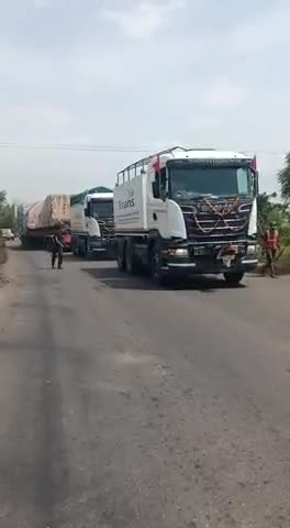 164 चक्के की डबल इन्जन पूलर एकसल गाडी से #प्रतिमा का पाषाण सडक मार्ग से  #णमोकारतीर्थ की ओर 1300 कि.मी.का सफर तय करते