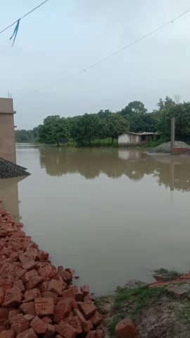 हाजीपुर: #hajipur  Ke #kuwari me #bars@at  ke Pani #lagne Ke #karan #ghar se  nikal main ho rahi hai@ Katni