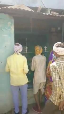#नही हो रहा हैं लॉग डाउन का पालन दे रहे है संक्रमण को बढ़ावा