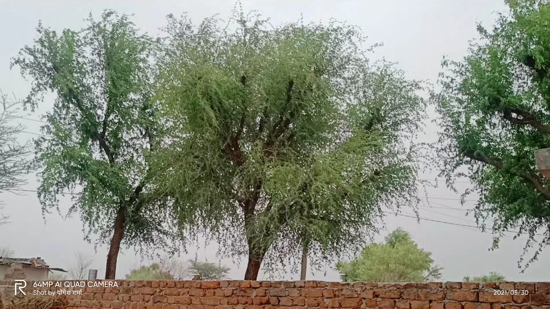 चूरू रामसरा गांव में हल्की बरसात होने से मिली गर्मी से राहत तापमान मे आई गिरावट 
#चूरू#रामसरा#योगेश_शर्मा#