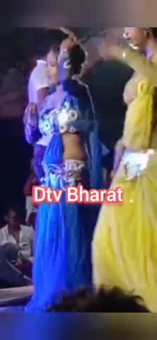 सिमरी प्रखंड के काजीपुर गांव में #बार_बालाओं का डांस देखने उमड़ी भीड़
#कोरोना #गाइडलाइंस की उड़ी धज्जियां
#प्रशासन बेखबर