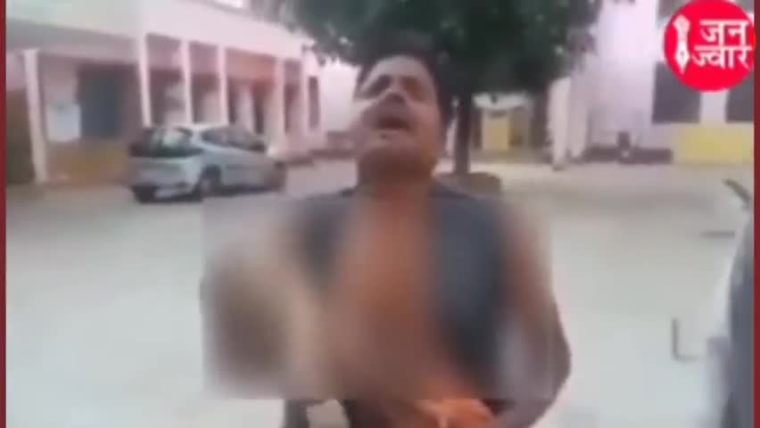 【UP में घटी दर्दनाक घटना】Emergency में 2 घण्टे डॉक्टर नहीं आए। बच्ची ने पिता की गोद में दम तोड़ा।
#UP_Govt #Emergency