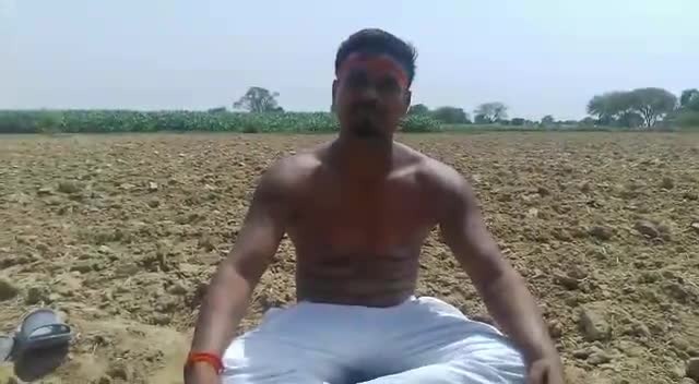 आज #मोदी_सरकार के #काले 7 वर्ष का #कार्यकाल पूरा होने पर किसानों के समर्थन में 70 मिनट धूप में #अर्धनग्न_प्रदर्शन.🇮🇮🇳