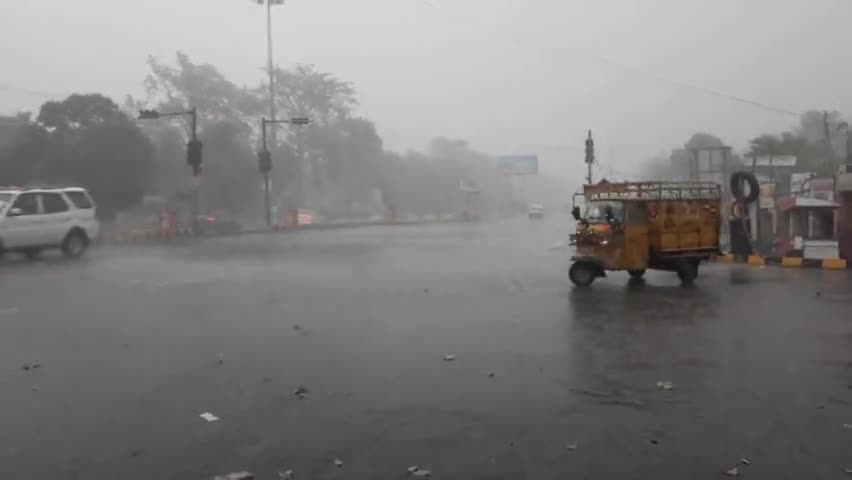 तेज हवा के साथ बारिश ने फिर से किया अपनी उपस्थिति दर्ज पटना पंत भवन से रिपोर्ट विष्णु तिवारी #patna #mansun #9122190221