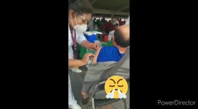 आज कोरोना महामारी के समय मे वैक्सीनशन से संवंधित वायरल होता ये वीडियो विचलित कर देने वाला है।
#वैक्सीन #कोरोना #विहार