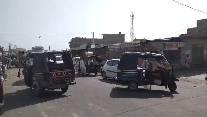 धनाऊ: चौहटन में राज्य सरकार द्वारा जारी की गई नई गाइडलाइंस लागू होने से पहले ही बाजार में उमड़ी बड़ी संख्या में भीड़#अनलॉक