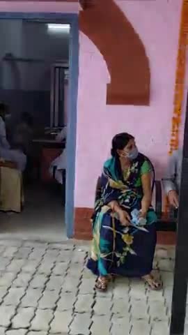 नवाबगंज: बाराबंकी में आज 18 साल से ऊपर लोगो का किया गया वैक्सीनेशन युवाओं ने लगवाई वैक्सीन.....
#covid19vaccine