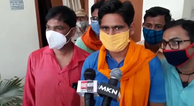 बाजपुर: व्यापारियों को राहत पैकेज दो
         #अंतरराष्ट्रीय_हिंदू_परिषद व राष्ट्रीय बजरंग दल द्वारा आज तहसीलदार महोदयको  ज्ञापन