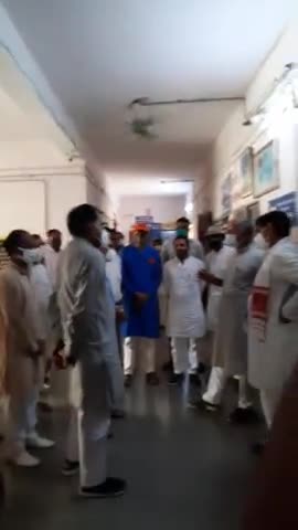 #प्राथमिक_स्वास्थ्य_केंद्र #छापीहेड़ा में निरीक्षण किया और स्वास्थ्य केंद्र में सेवारत #स्टॉफ से चर्चा की।