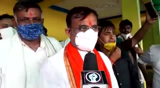 मंडल-सलेहा-(पन्ना) में माननीय प्रदेशाध्यक्ष श्री vd शर्मा जी ने #सेवाहीसंगठन अभियान के तहत राशन वितरण किया #vdsharmabjp