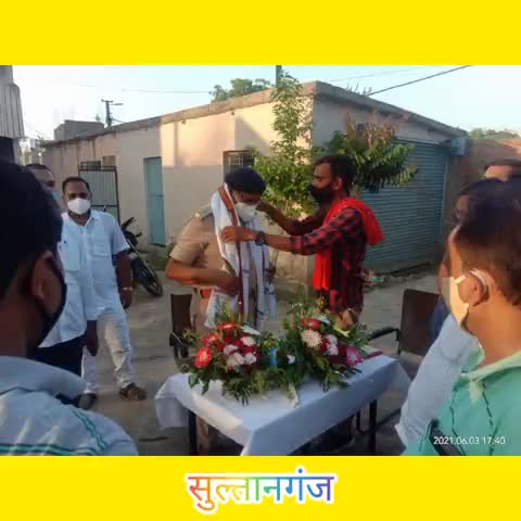 शांति समिति के बैठक में नए #थानाध्यक्ष लाल #बहादुर जी को  बुके एवं #अंगवस्त्र देकर स्वागत जदयू नेता #मिथलेश #चंद्रवंशी
