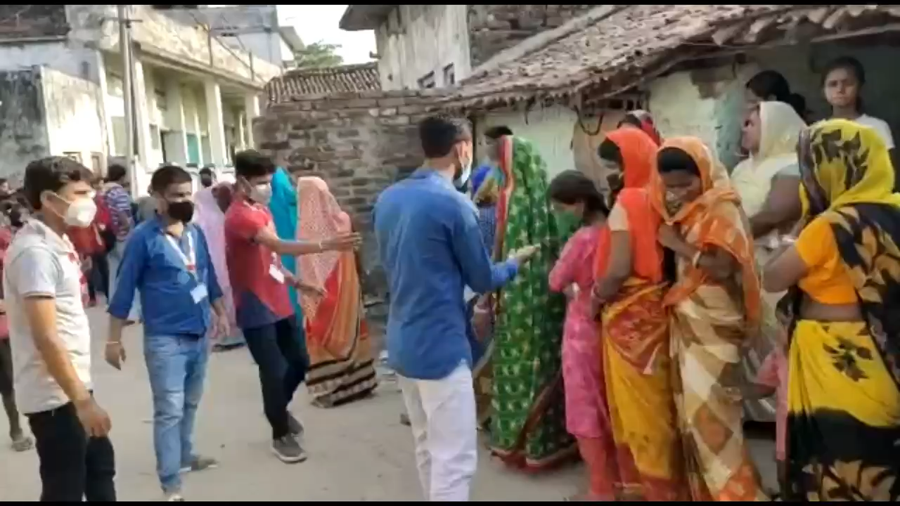ग़रीबों का हाल बेहाल भूख से निपटना अब Hindrise का काम

#बिहार #सीतामढ़ी #वाइरल #करोना
