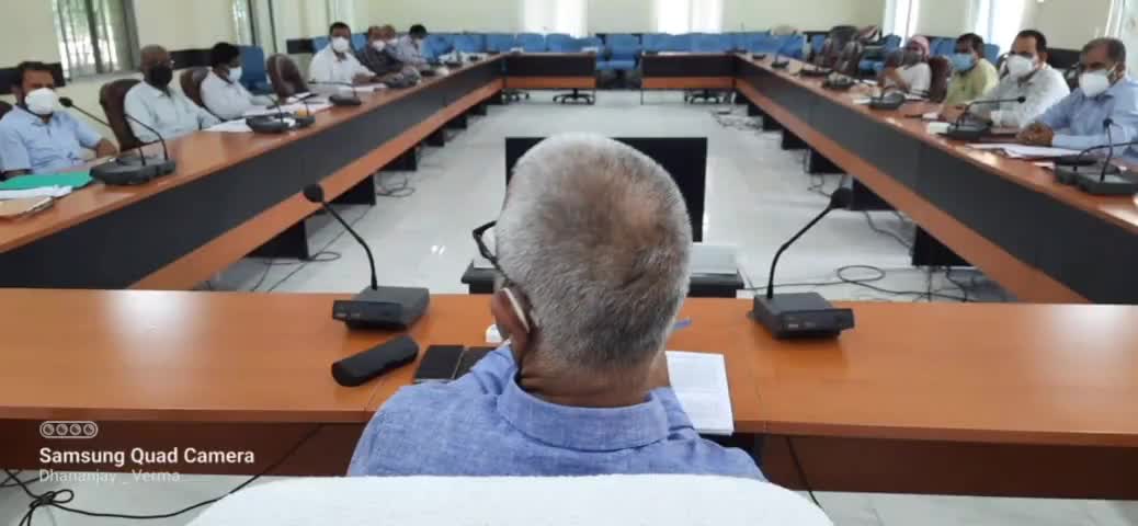 गढ़वा: जिला समाहरणालय के सभागार में डीसी की अध्यक्षता में दिशा की बैठक को लेकर की गई पूर्व समीक्षा बैठक #डीसी