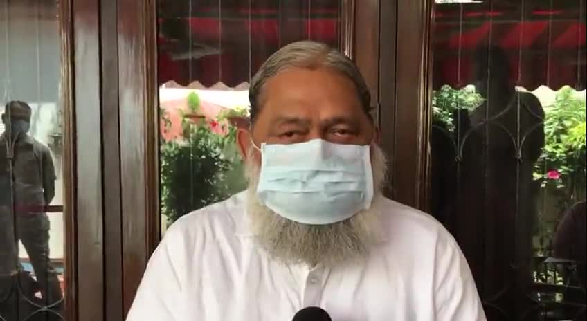 विज ने किसे कहा बिगड़ैल बच्चे।
#vaccinefor18plus #vaccinediscrimination #anilvij