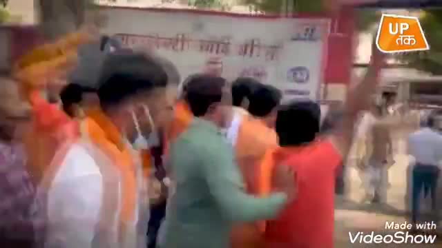 UP: एक हैंडपंप ने फिल्मो से ज्यादा #गदर मचा दिया ऐसा क्या है देखे वीडियो क्या है पूरा मामला