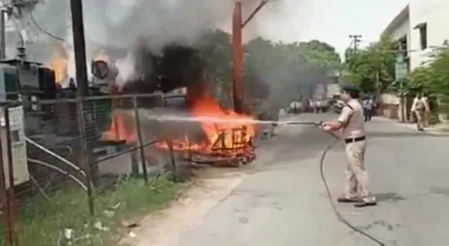किच्छा: उत्तराखंड पुलिस का एक बार फिर से नेक चेहरा देखने को मिला #uttarakhandpolice
#uttarakhand_police