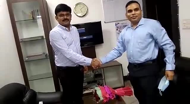 जांजगीर-चांपा जिले के नवपदस्थ कलेक्टर  जितेन्द्र शुक्ला ने किया कार्यभार ग्रहण।
#dm #जांजगीर #collector #public #प्रशासन