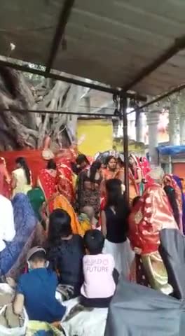 समस्तीपुर: करोना कॉल मे बर पूजा,
#Social_Distancing का जमकर  का उल्लंघन।