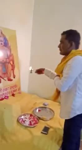 आज अपने आवास पर #सपरिवार चक्रवर्ती सम्राट, राष्ट्रवीर महाराजा सुहेलदेव राजभर जी का #विजय_दिवस मनाते हुए।