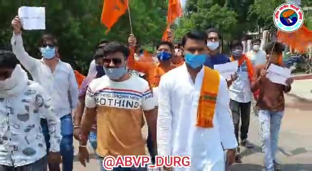 फीस वृद्धि के खिलाफ ABVP भिलाई के कार्यकर्ताओं ने DAV स्कूल का घेराव किया। 
#ABVPForstudent 
#abvpchhattisgarh