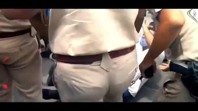 पेट्रोल-डीजल के दाम बढ़ाकर हो रही लूट के खिलाफ दिल्ली में युवा कांग्रेस के साथियों ने प्रदर्शन किया।
#petrol_diesel