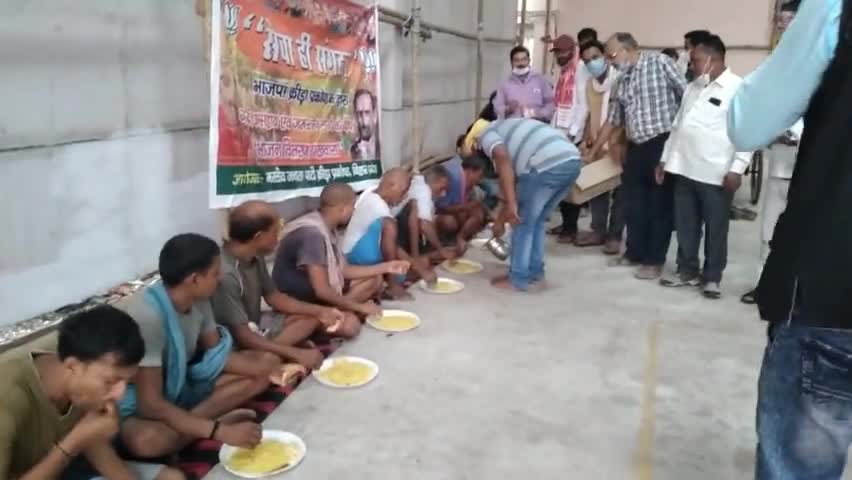 जरूरतमंदों की सेवा में तत्पर भाजपा क्रीड़ा प्रकोष्ठ#सेवा ही संगठन#कोई भूखा न रहे अभियान-सतीश राजू#bjp bihar#bjp india