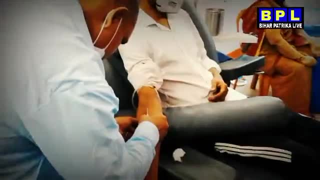 विश्व रक्तदाता दिवस पर SHG ग्रुप के युवाओं ने कर दिया बड़ा काम
#WorldBloodDonorDay #siwanNews #SHG